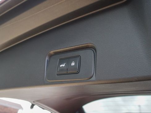 Used 2022 Nissan Rogue SV w/ SV Premium Package image 12