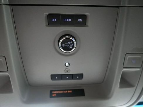 Used 2020 Chevrolet Suburban Premier AWD/4WD image 36