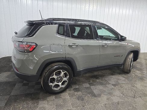 Used 2022 Jeep Compass Trailhawk w/ Trailhawk Elite Group AWD/4WD image 3
