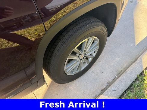 Used 2023 Chevrolet Traverse LT image 12