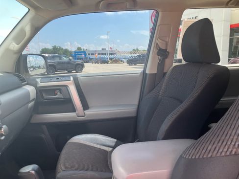 Used 2013 Toyota 4Runner SR5 w/ Convenience Pkg AWD/4WD image 11