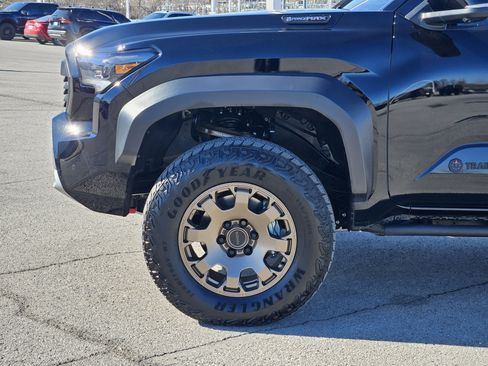 Certified 2025 Toyota Tacoma Trailhunter image 8