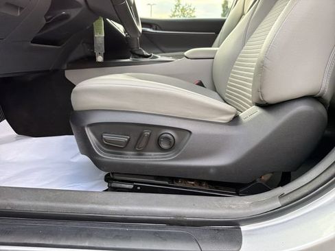 Used 2022 Toyota Camry SE FWD image 21