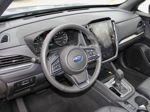 Used 2025 Subaru Forester Limited AWD/4WD image 17