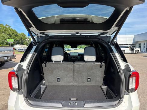 Used 2025 Ford Explorer ST AWD/4WD image 14