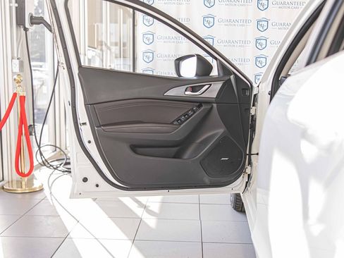 Used 2017 MAZDA MAZDA3 Grand Touring image 29