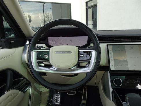 Used 2023 Land Rover Range Rover Long Wheelbase SE AWD/4WD image 15