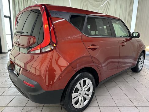 Used 2022 Kia Soul LX FWD image 5