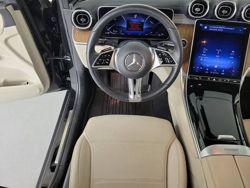 Used 2024 Mercedes-Benz GLC 300 4MATIC image 15