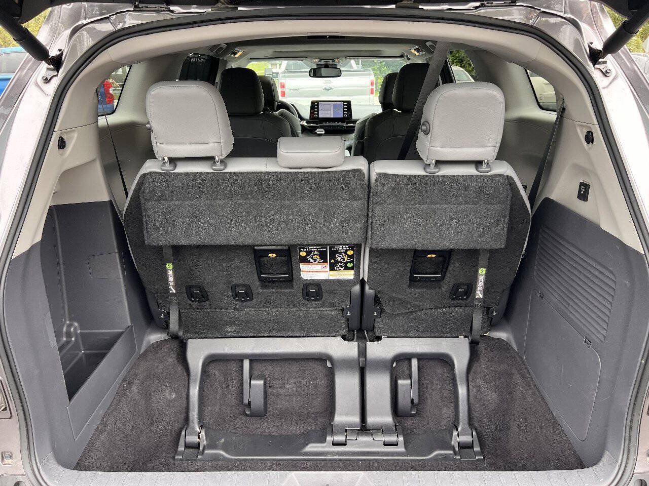 Used 2024 Toyota Sienna XLE w/ XLE Plus Package AWD/4WD image 37