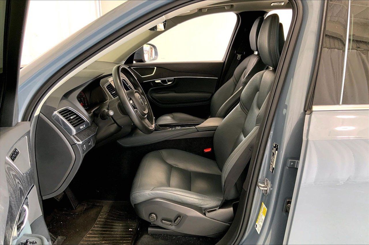 Used 2020 Volvo XC90 T6 Momentum w/ Protection Package Premier AWD/4WD image 15