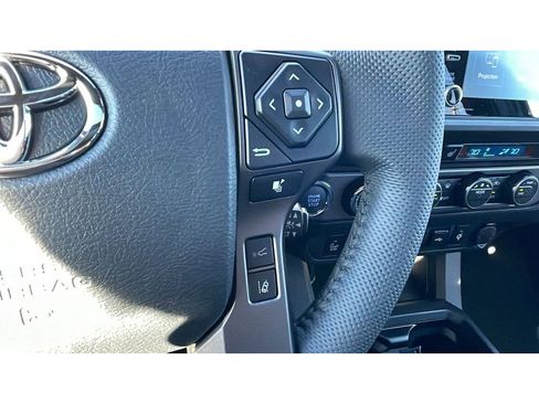 Used 2023 Toyota Tacoma TRD Off-Road w/ TRD Premium Off Road Package image 21