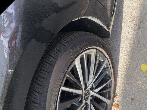 Used 2025 Lexus ES 350 w/ Premium Package image 10