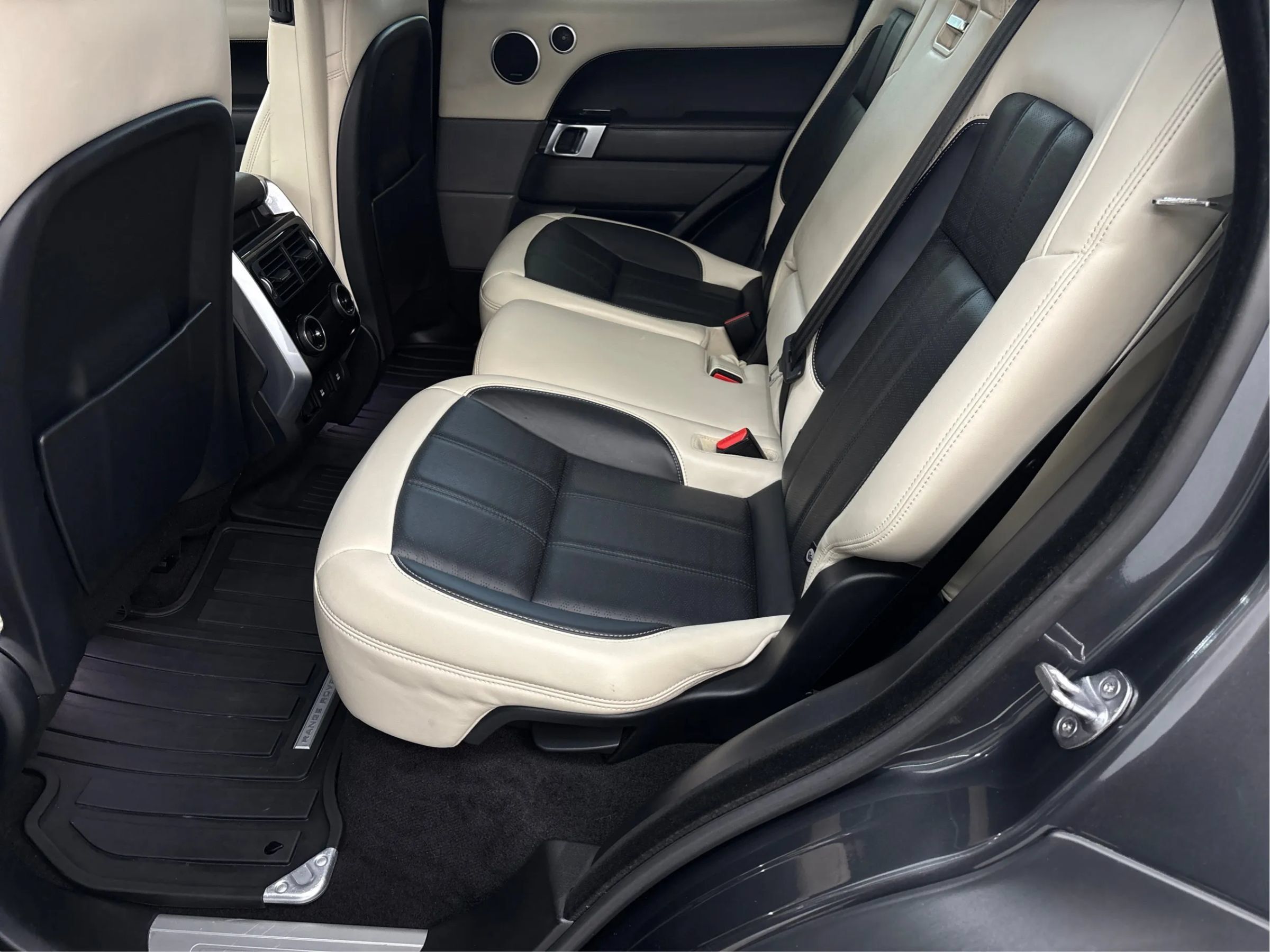 Used 2019 Land Rover Range Rover Sport HSE Dynamic AWD/4WD image 14