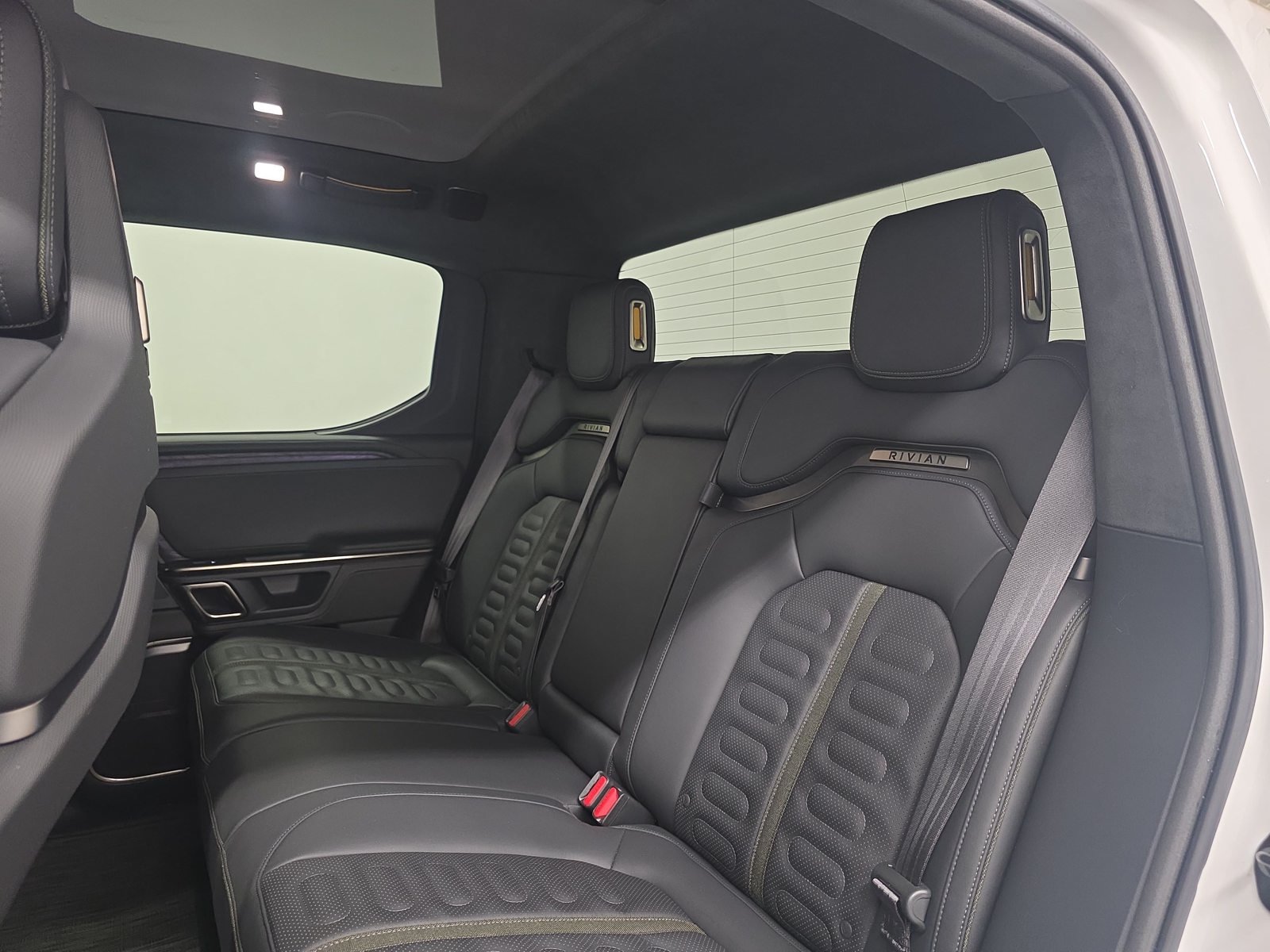 Used 2022 Rivian R1T Adventure AWD/4WD image 21