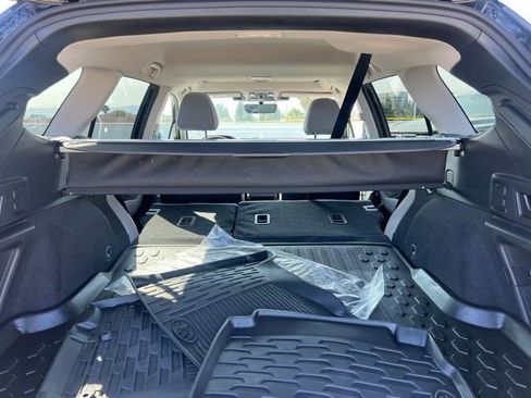 Used 2025 Subaru Outback Premium AWD/4WD image 40
