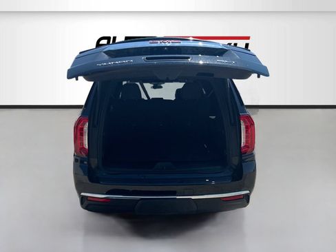 Used 2023 GMC Yukon XL SLT w/ SLT Premium Package AWD/4WD image 28