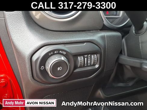 Used 2021 Jeep Wrangler Unlimited Sahara w/ Uconnect 4C Nav & Sound Group AWD/4WD image 18
