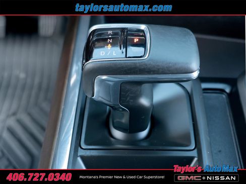 Used 2024 Chevrolet Silverado 1500 High Country w/ Z71 Off-Road Package image 32