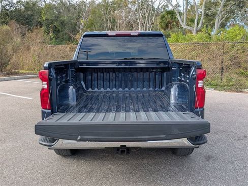 Used 2022 Chevrolet Silverado 1500 LT image 12