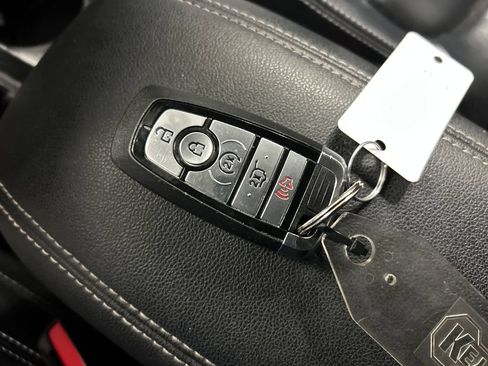 Used 2023 Ford Escape Platinum AWD/4WD image 22