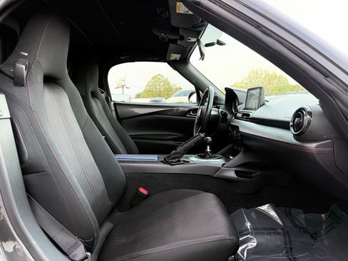 Used 2018 MAZDA MX-5 Miata Club image 32