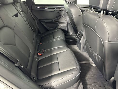 Certified 2025 Porsche Macan S image 28