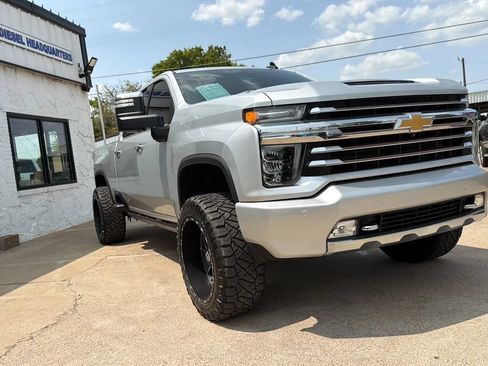 Used 2021 Chevrolet Silverado 2500 High Country w/ Z71 Off-Road Package AWD/4WD image 4