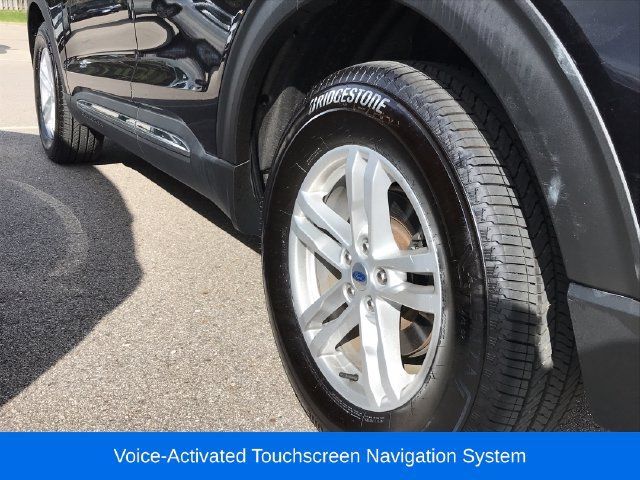 Used 2023 Ford Explorer XLT AWD/4WD image 11