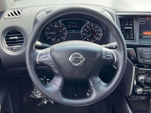 Used 2020 Nissan Pathfinder S AWD/4WD image 14