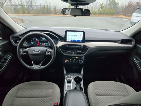 Used 2022 Ford Escape SE image 10