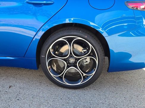 New 2025 Alfa Romeo Giulia AWD image 15