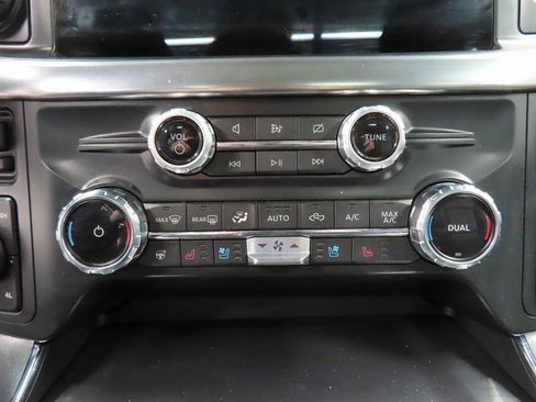 Used 2022 Ford F150 Lariat w/ Equipment Group 502A High image 53