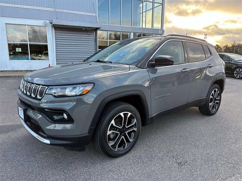 Used 2022 Jeep Compass Limited image 6