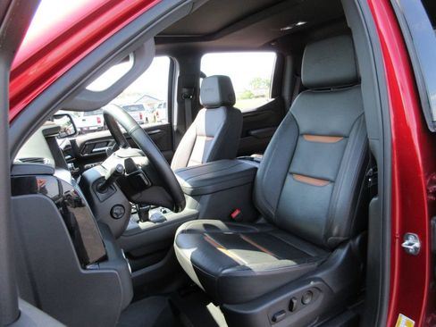 Used 2024 GMC Sierra 1500 AT4 w/ Technology Package AWD/4WD image 22