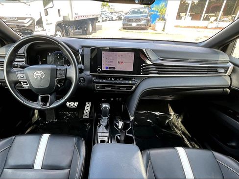 Used 2025 Toyota Camry SE FWD image 15