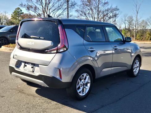Certified 2025 Kia Soul LX w/ LX Technology Package image 7