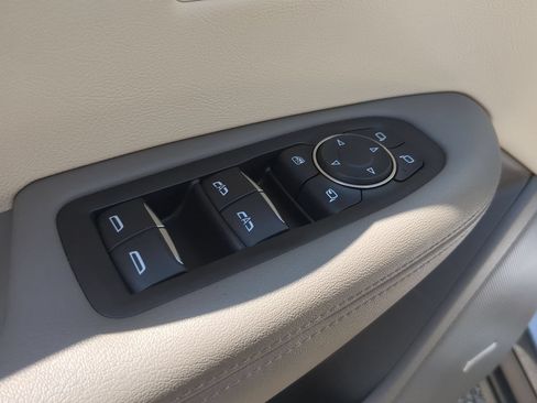 Used 2022 Cadillac XT6 Premium Luxury w/ Technology Package FWD image 24