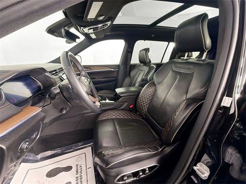 Used 2021 Jeep Grand Cherokee L Summit w/ Luxury Tech Group V image 20