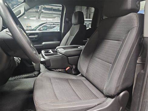 Used 2025 Chevrolet Silverado 1500 Custom image 14