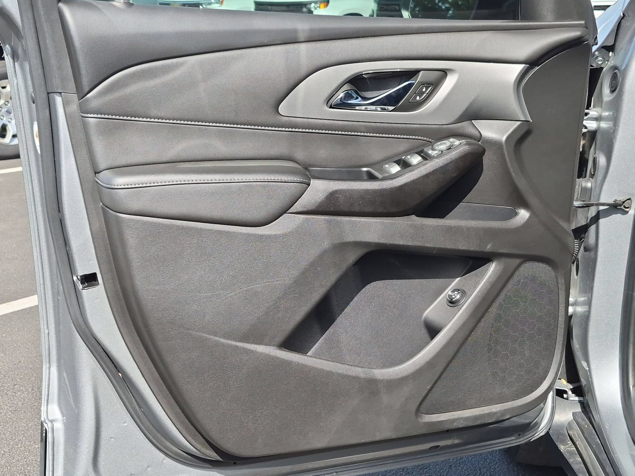 Certified 2023 Chevrolet Traverse LT FWD image 33