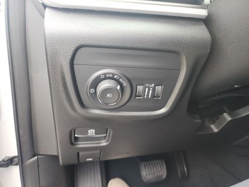 New 2025 Jeep Grand Cherokee Limited w/ Black Appearance Package image 13