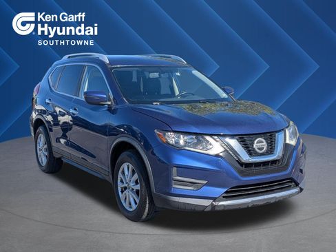 Used 2018 Nissan Rogue SV AWD/4WD image 1