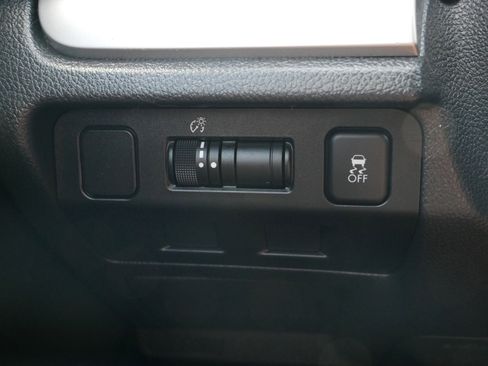 Used 2017 Subaru Forester 2.5i Premium w/ All-Weather Package image 26