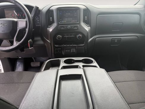 Used 2021 Chevrolet Silverado 1500 Custom Trail Boss AWD/4WD image 11