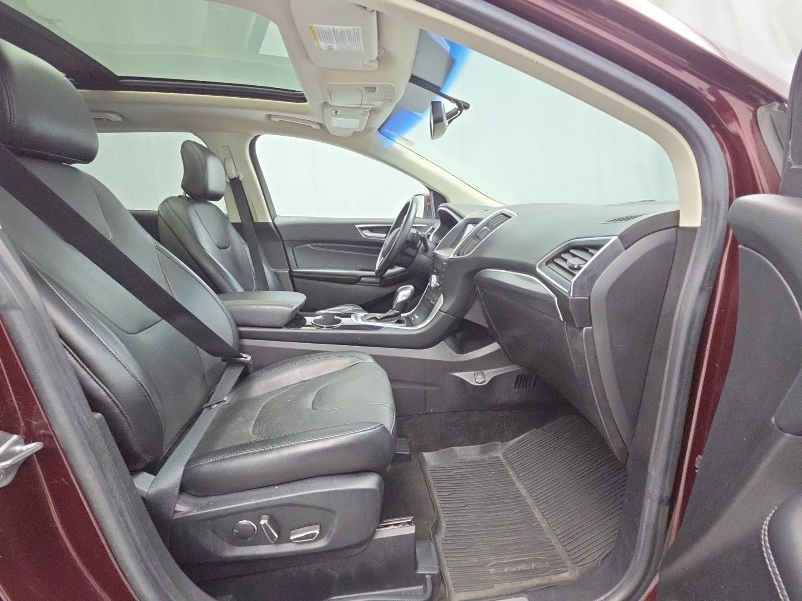 Used 2017 Ford Edge Titanium w/ Equipment Group 301A AWD/4WD image 42