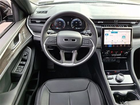 New 2025 Jeep Grand Cherokee L Limited image 2