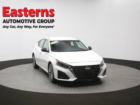 Used 2025 Nissan Altima 2.5 SV FWD image 48
