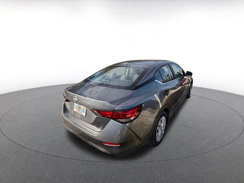 Used 2025 Nissan Sentra SV image 9