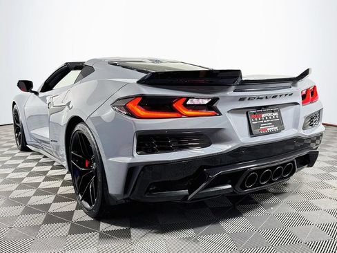 Used 2025 Chevrolet Corvette Z06 w/ Stealth Interior Trim Package RWD image 6